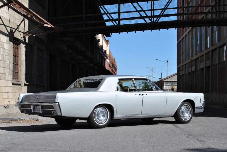 Lincoln Continental - 02.JPG