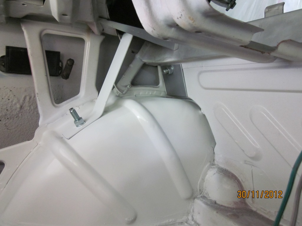 rear-belt-mtg_inside-boot.jpg