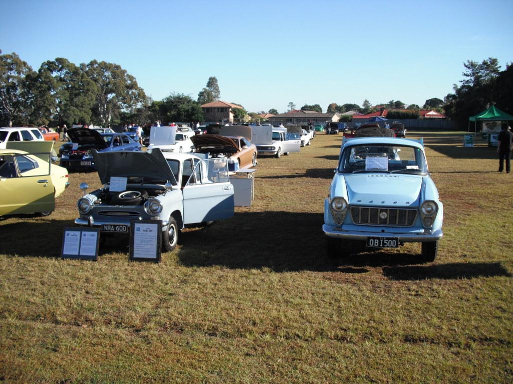 Mazda 600 with 1964 Mazda B1500 ute.JPG