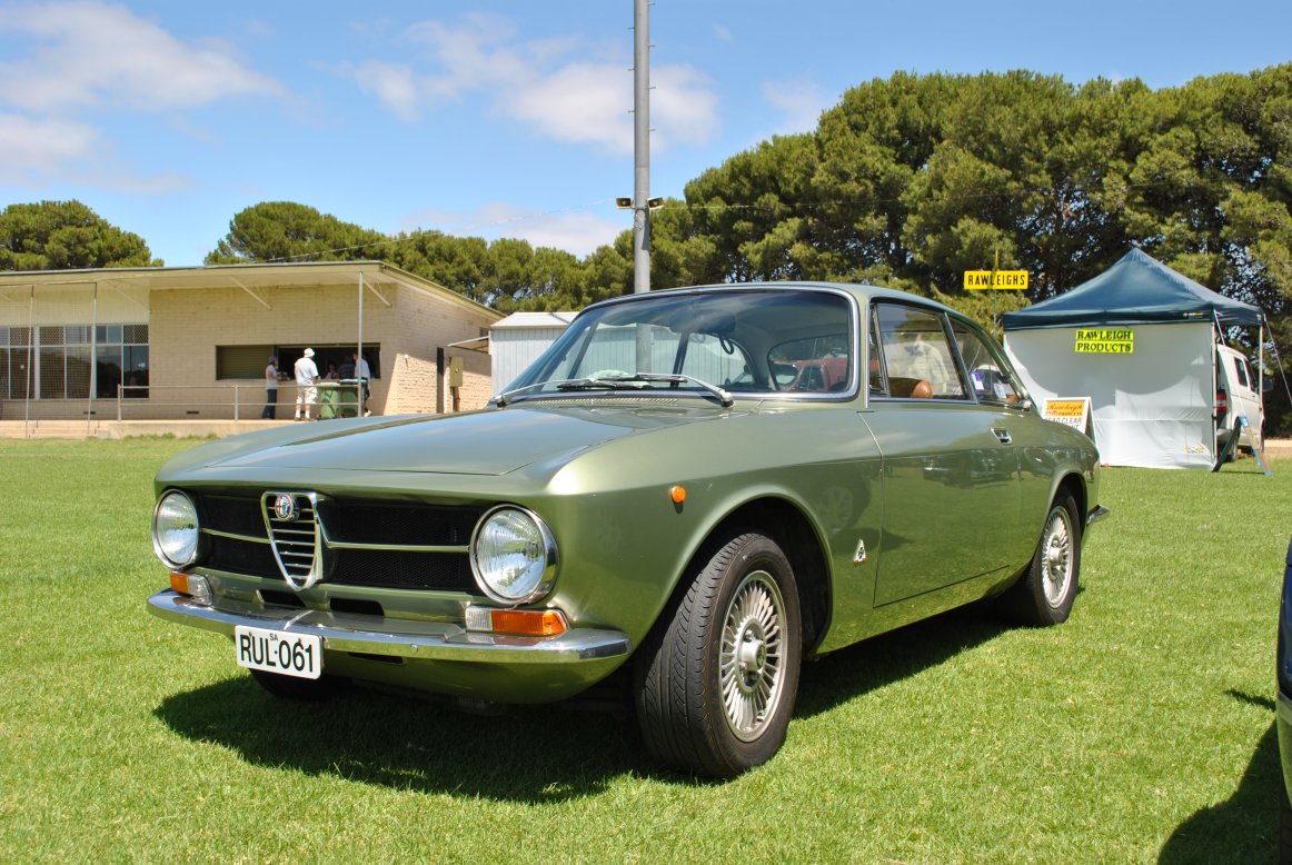 Alfa Romeo GT1600 Junior - 02.JPG